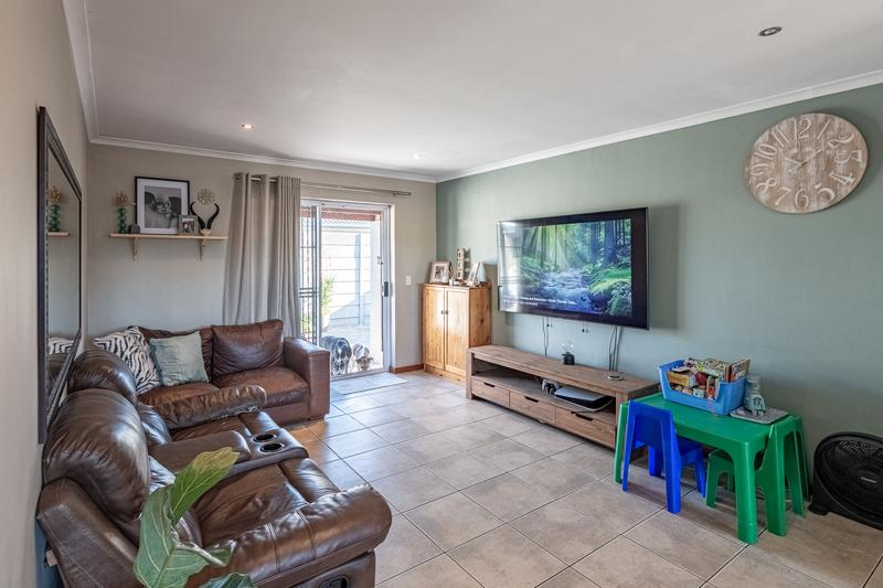 3 Bedroom Property for Sale in Zonnendal Western Cape